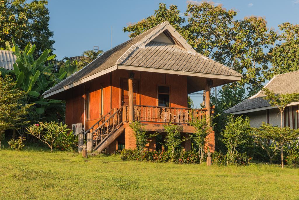 Happy House Backpackers Hostel Pai Exterior photo